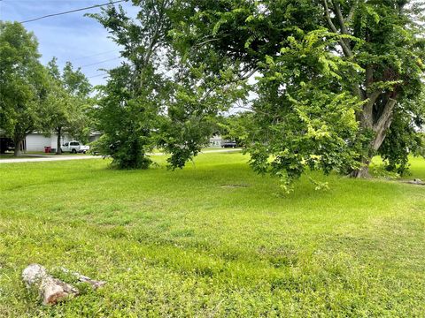 Photo of 1601 N Avenue S, Freeport, TX 77541 (MLS # 68551193)