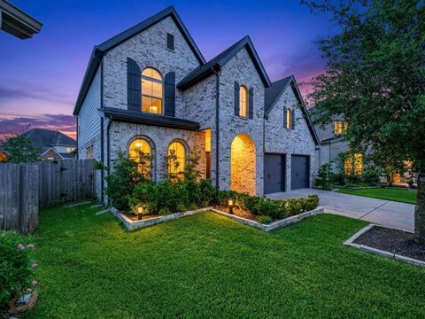 Homes For Sale - 3732 Windsong Park Court Court<br/> Pearland, TX 77584