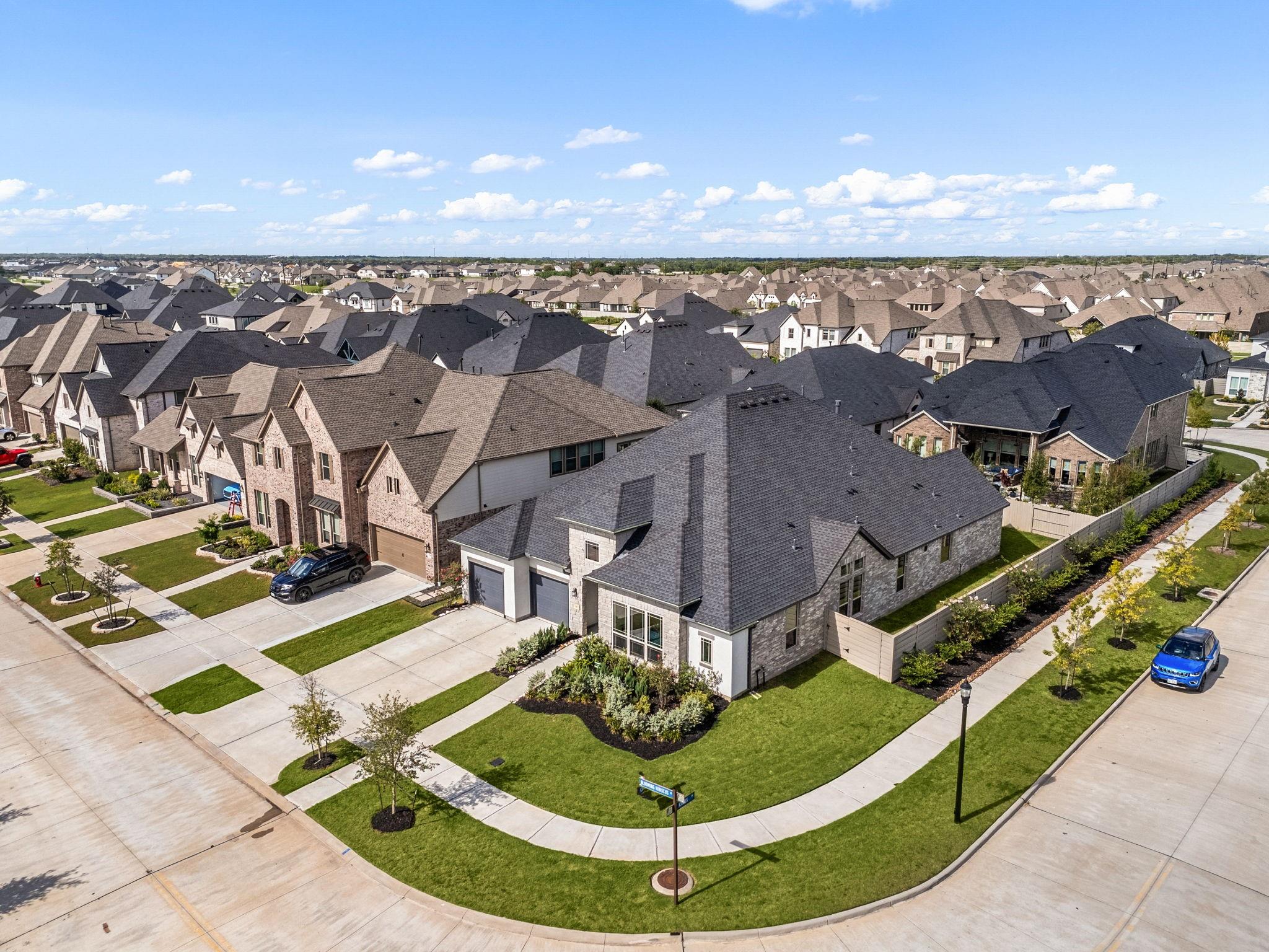 5008 Blooming Hibiscus Lane