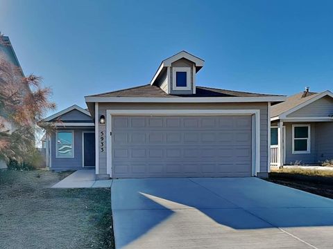 Photo of 5933 Antonio Place, Seguin, TX 78155 (MLS # 65460400)