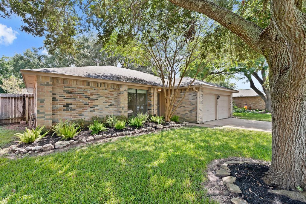 Photo of 834 Mayweather Lane, Richmond, TX 77406 (MLS # 88246104)