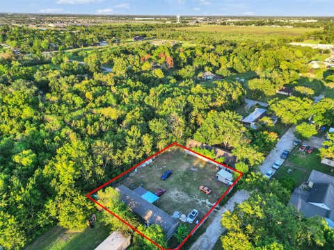 Homes For Sale - 7225 7225 Libby Lane<br/> Pearland, TX 77584