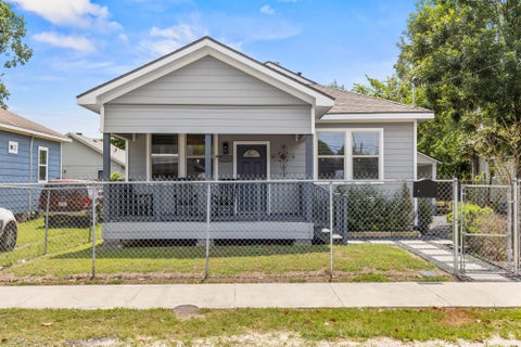 Homes For Sale - 1505 Hussion Street<br/> Houston, TX 77003