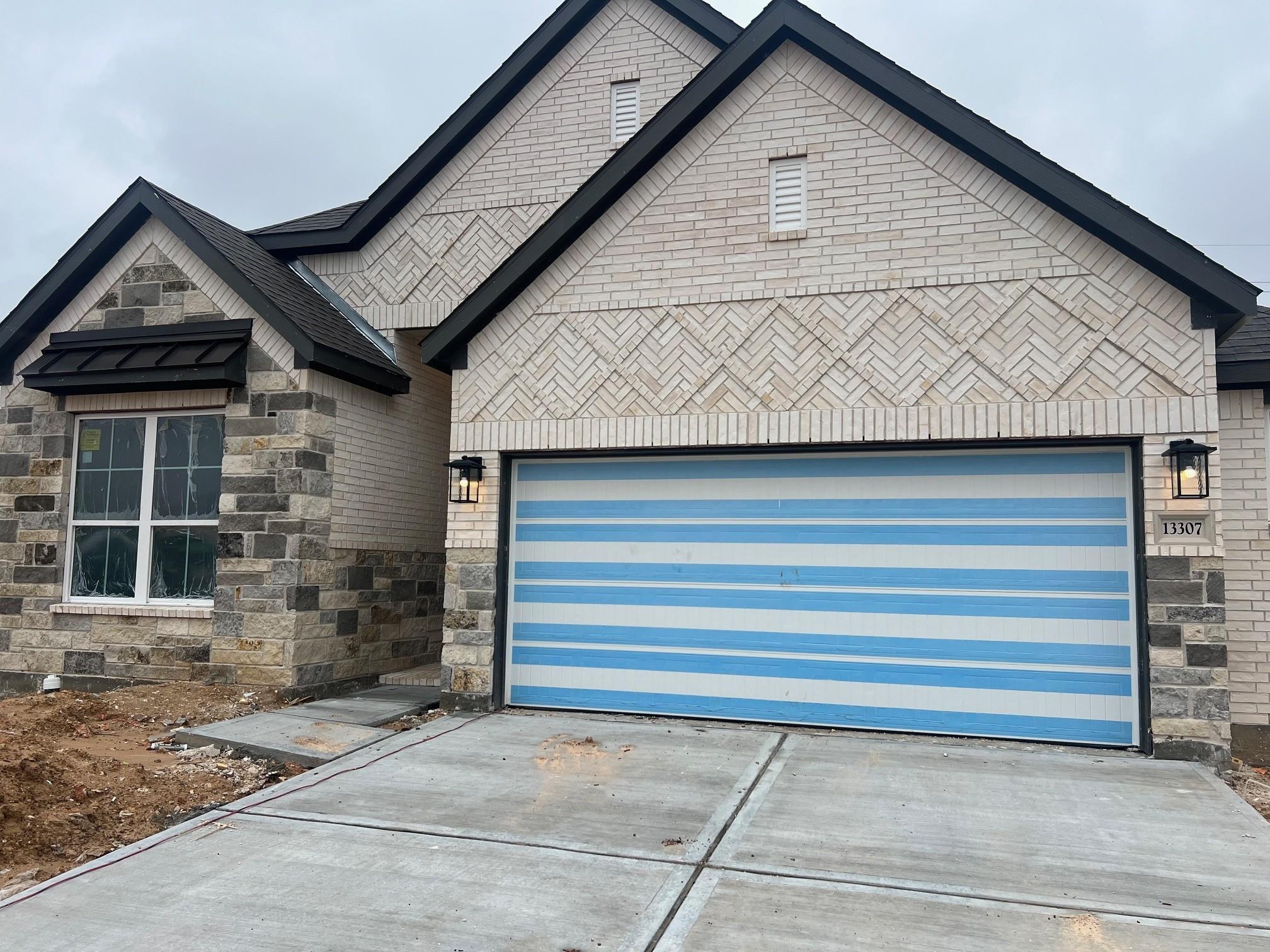 13307 Valley Orchard