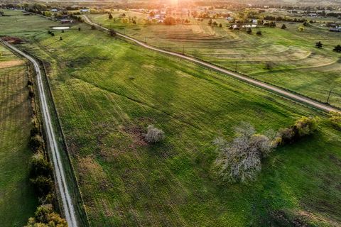 Photo of 10 Fieldcrest Ln, Burton, TX 77835 (MLS # 13491957)