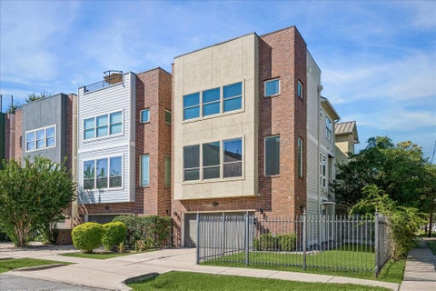 Photo of 2121 Cohn Street, Houston, TX 77007 (MLS # 86542687)