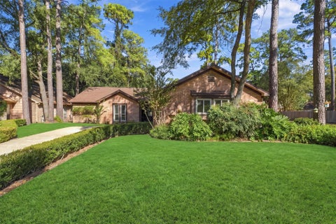 Photo of 11802 Stillwater Drive, Houston, TX 77070 (MLS # 37543998)