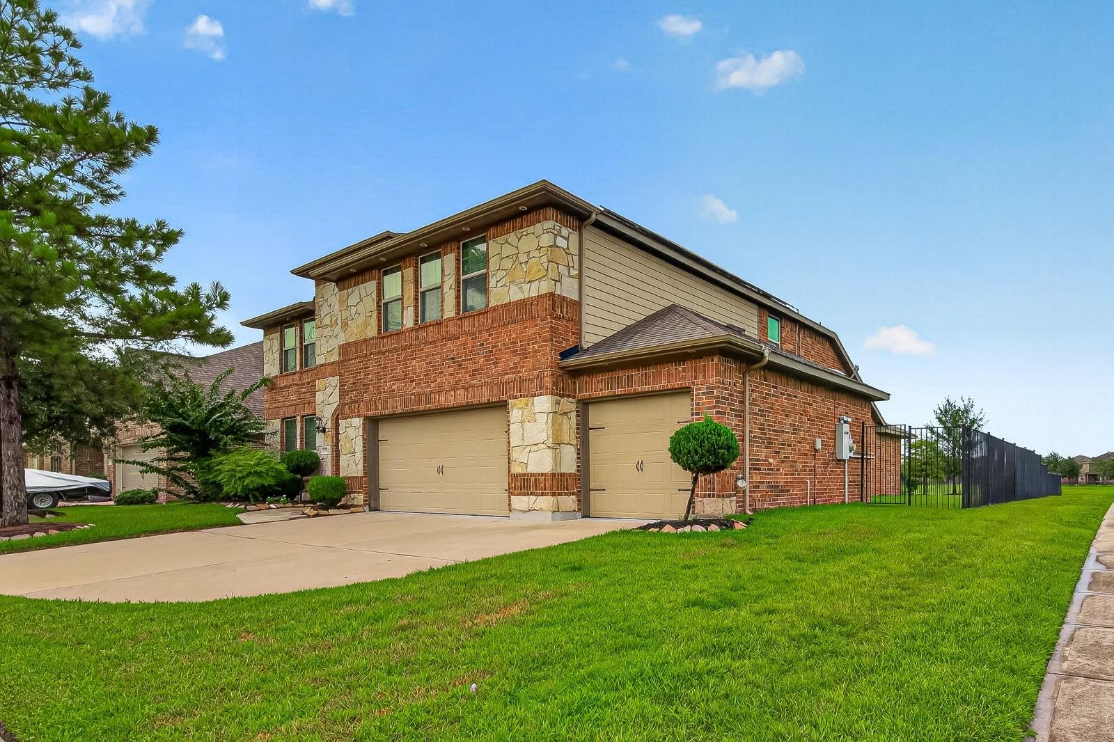 9110 Hollowcreek Point Lane