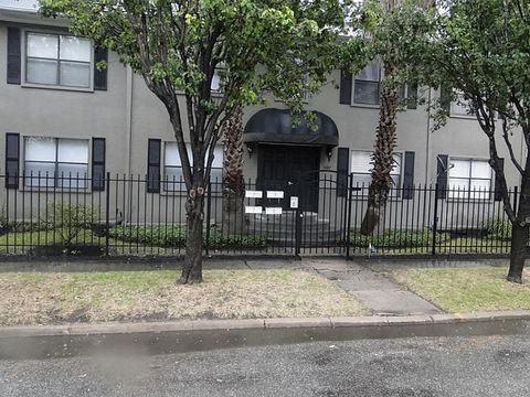 Photo of 4007 Bute ST #4, Houston, TX 77006 (MLS # 7094018)