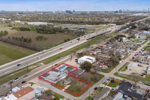 12219 - 12221 - 4107 B St Alief Clodine Road Houston TX 77082