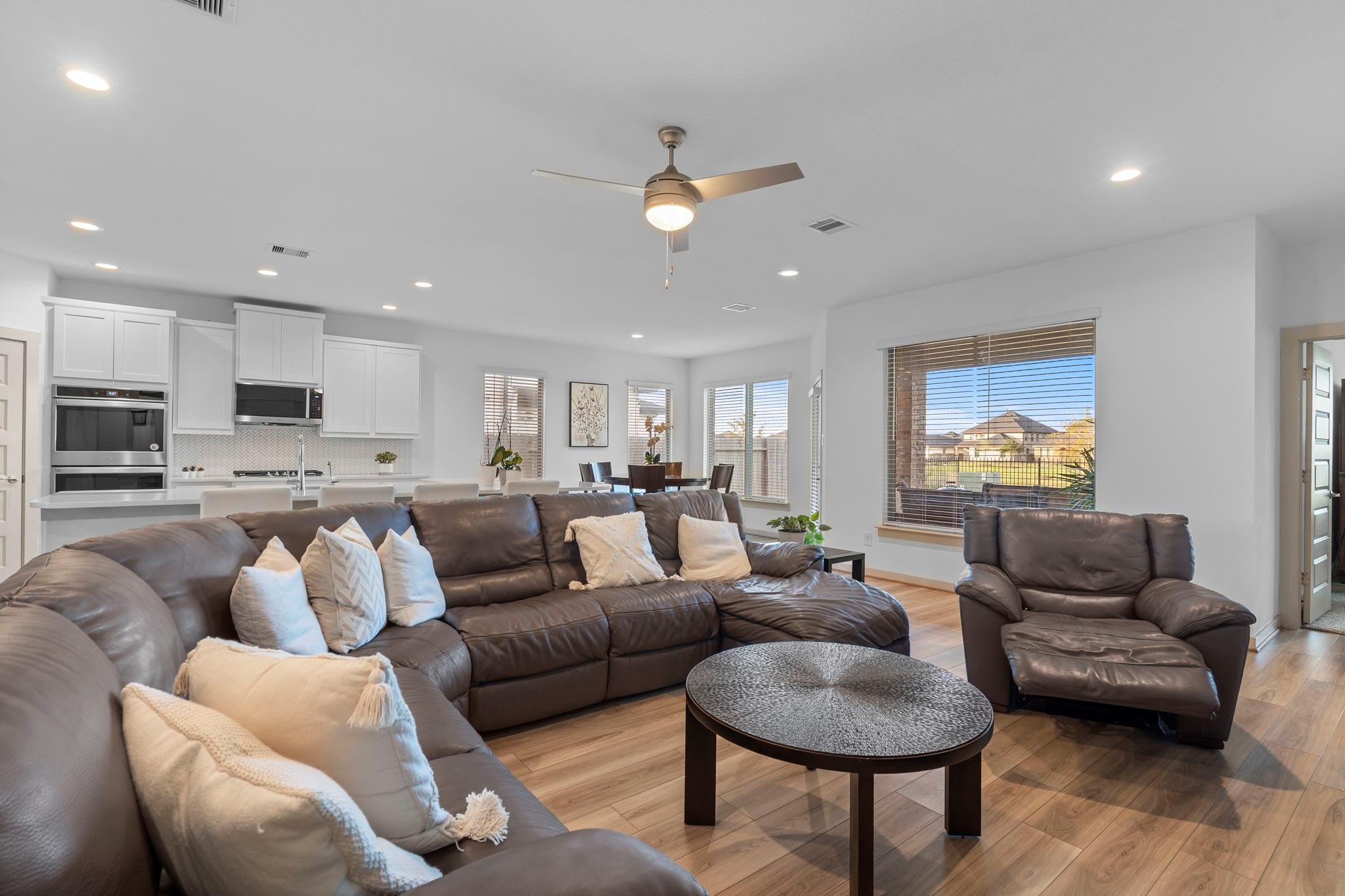 28410 Hannahs Harbor Lane