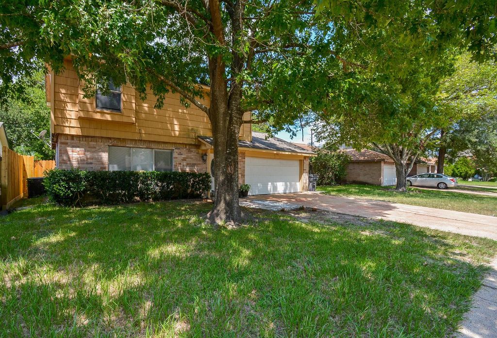 Photo of 12335 Haroldson Forest Drive, Houston, TX 77044 (MLS # 7742115)