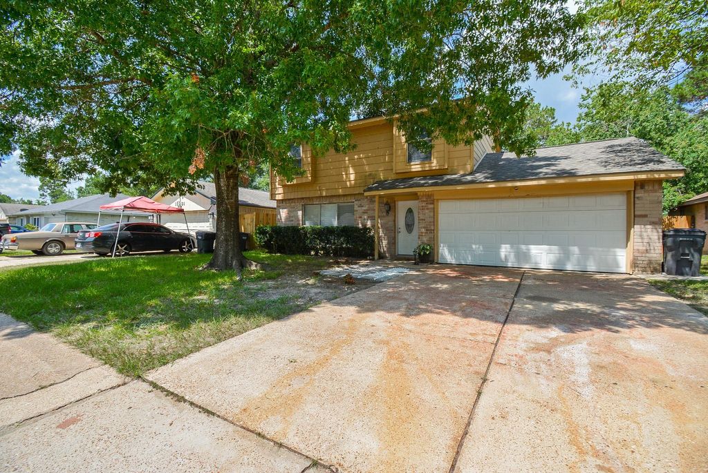 Photo of 12335 Haroldson Forest Drive, Houston, TX 77044 (MLS # 7742115)