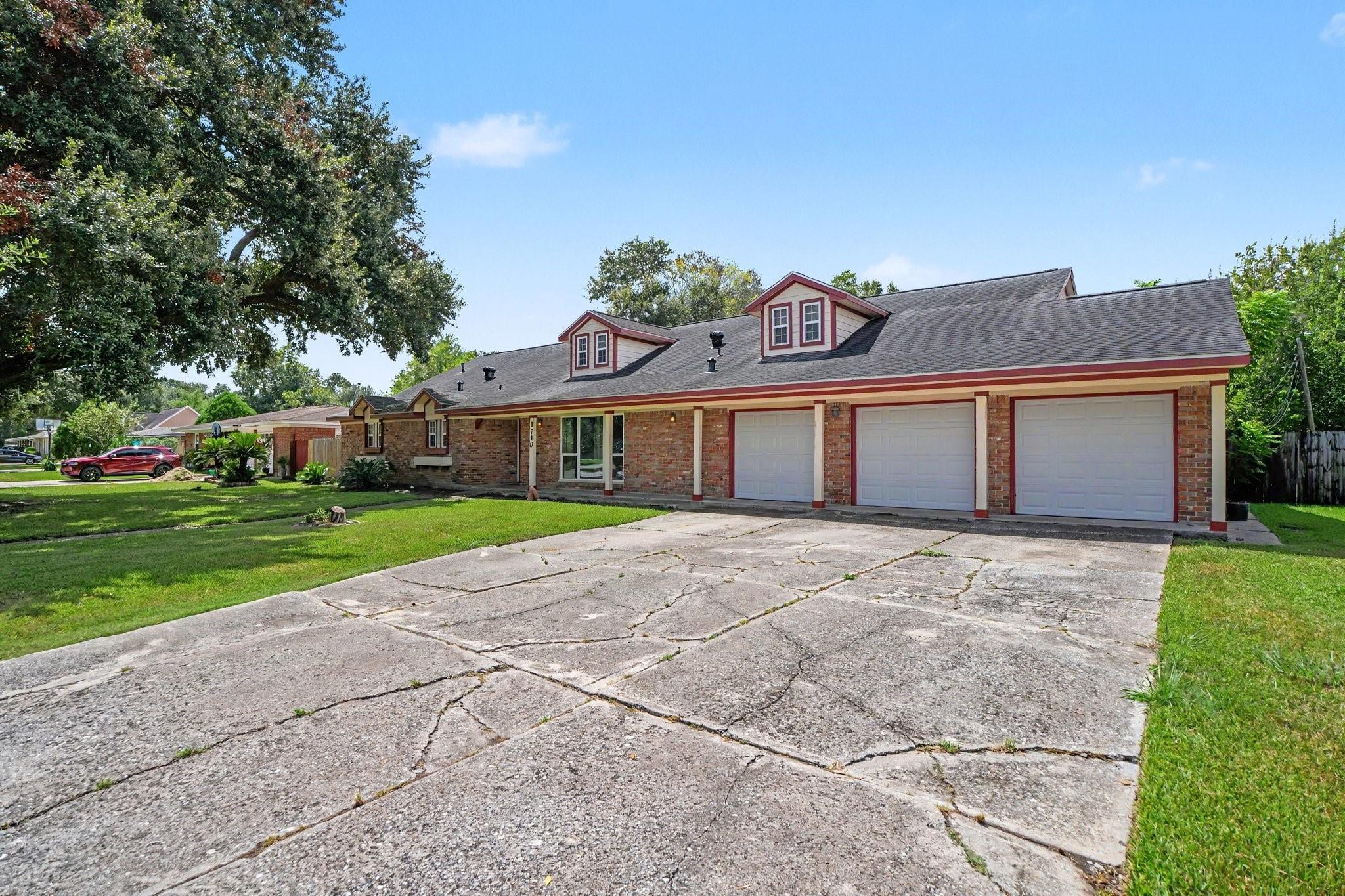 1710 Oaks Drive