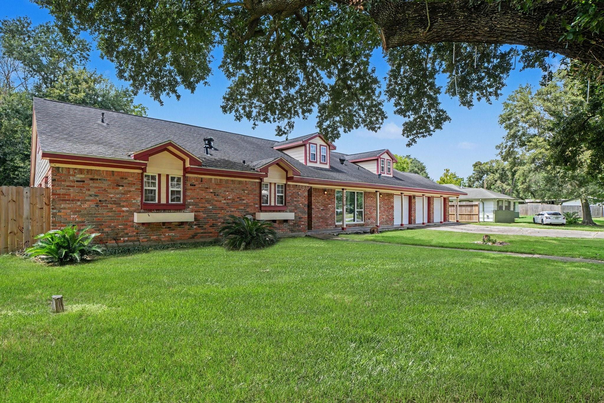 1710 Oaks Drive