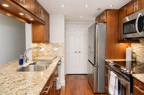 Photo of 3525 Sage Road #904, Houston, TX 77056 (MLS # 13914231)