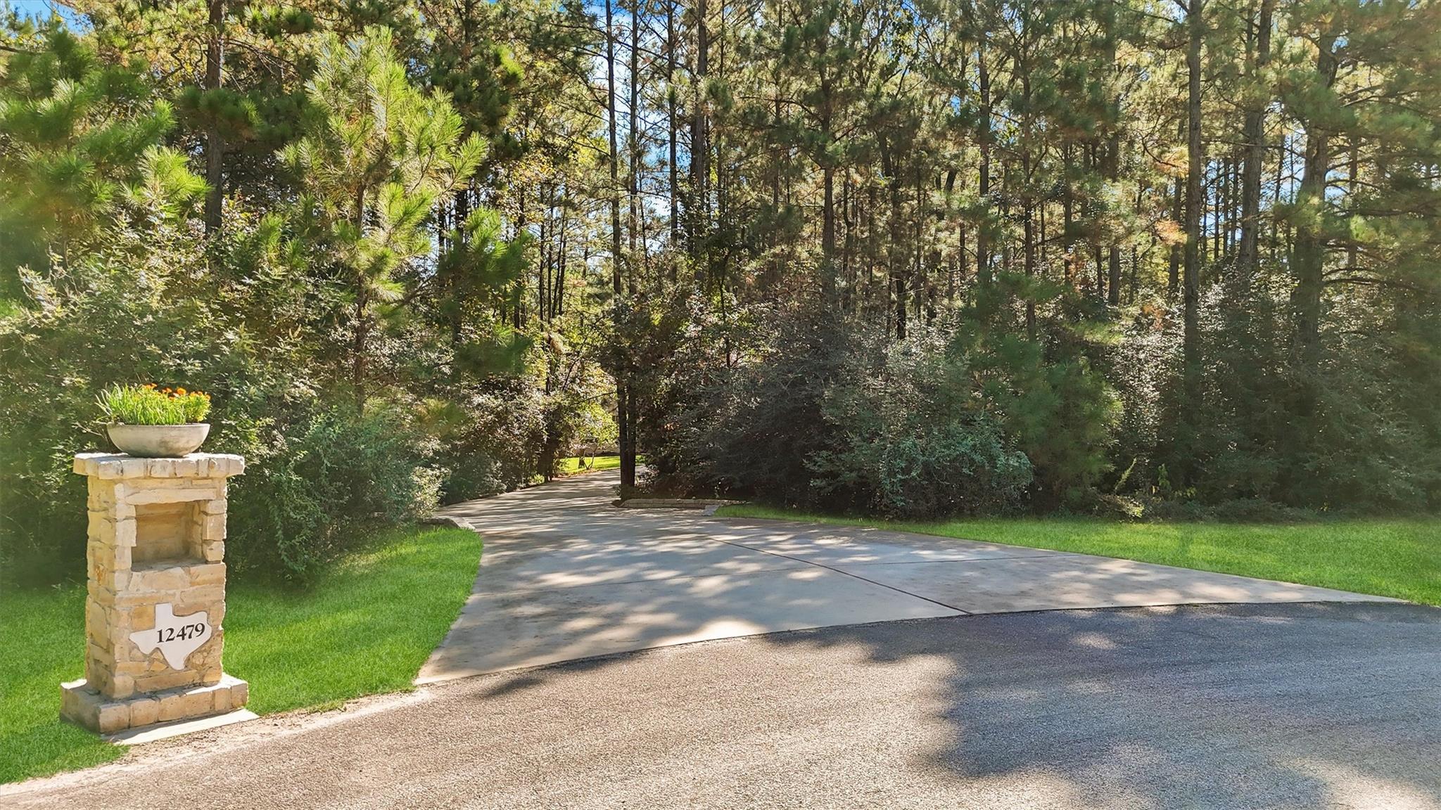 12479 Shady Woods Trail
