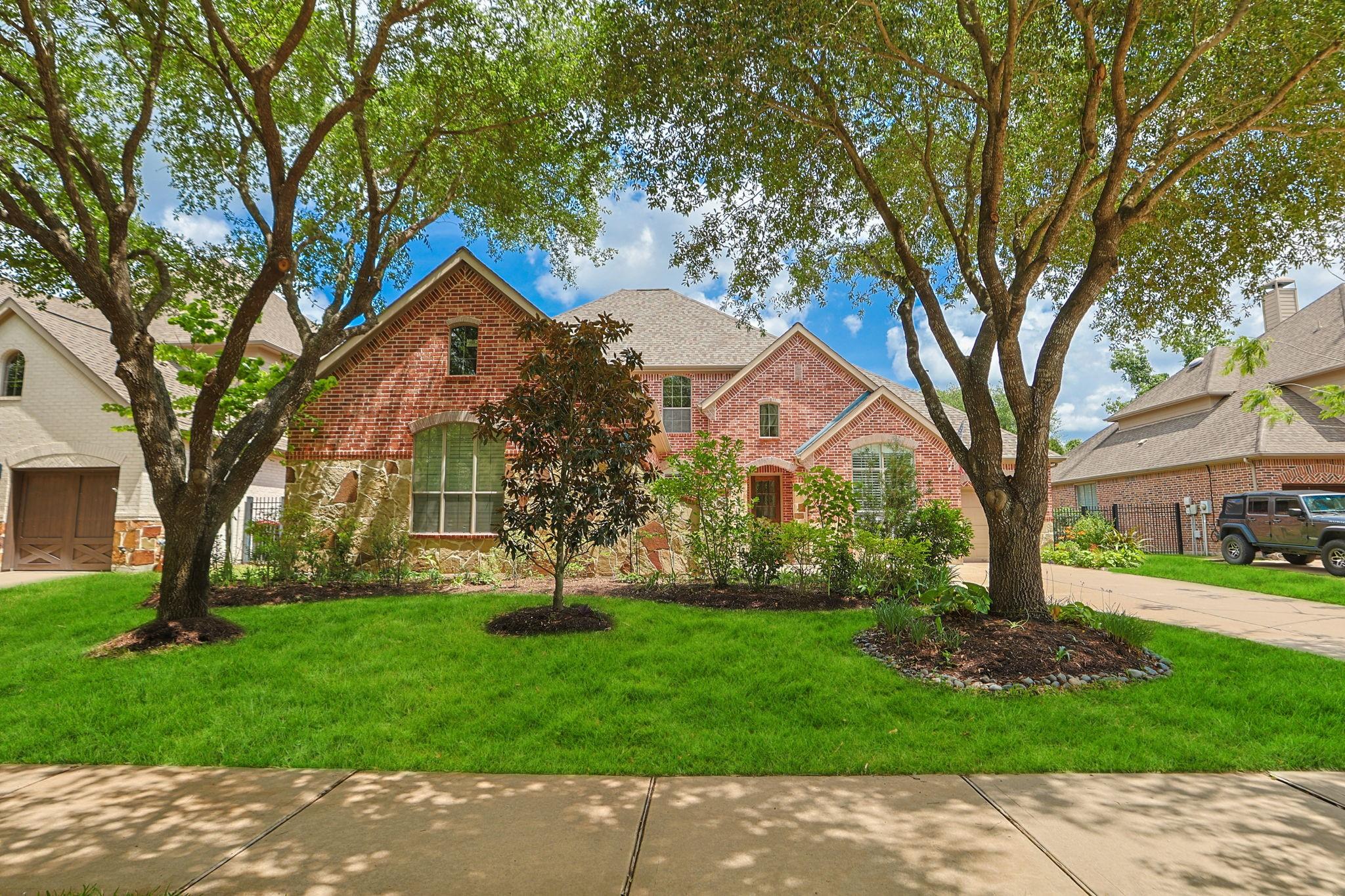 5919 Rose Bush Trail