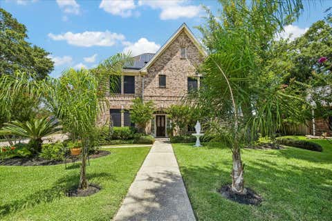 Photo of 226 Rollingwood Circle, Baytown, TX 77520 (MLS # 29210197)