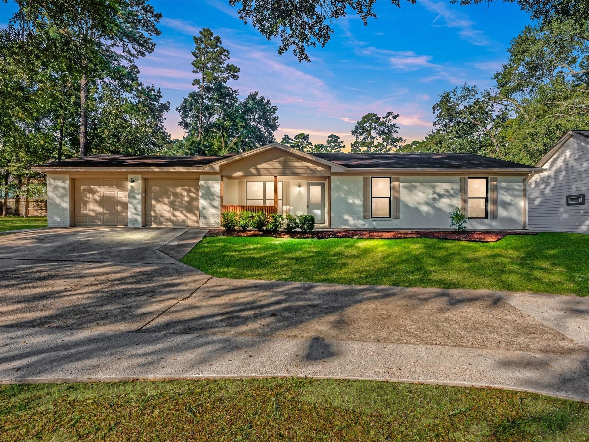 9096 N Comanche Circle