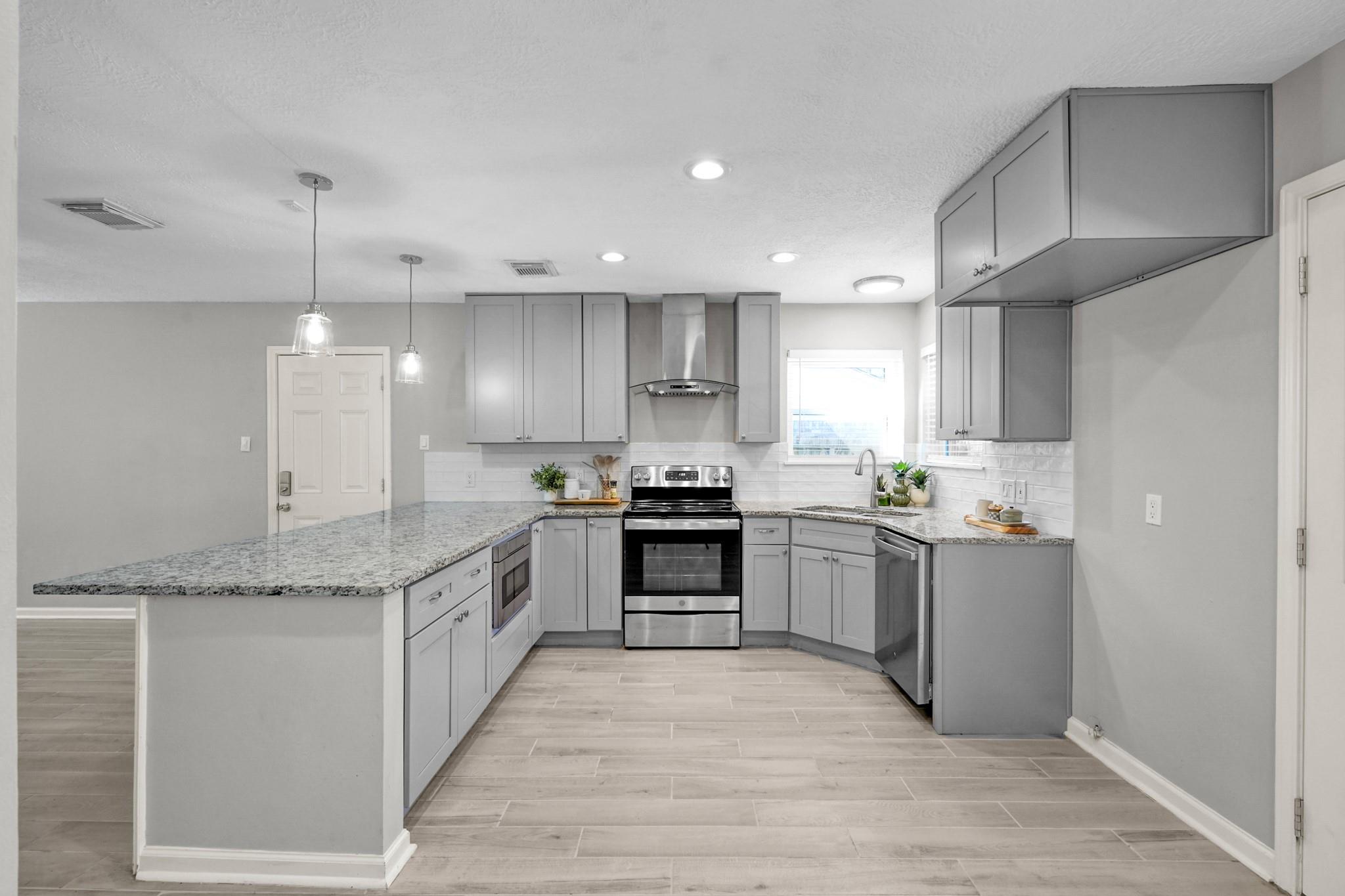 8226 Autumn Willow Drive