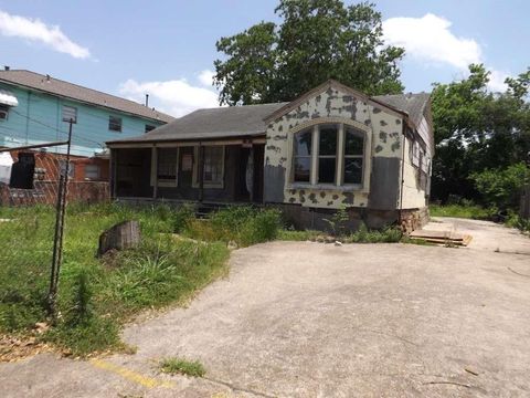 111 Blackwell Street Pasadena TX 77506