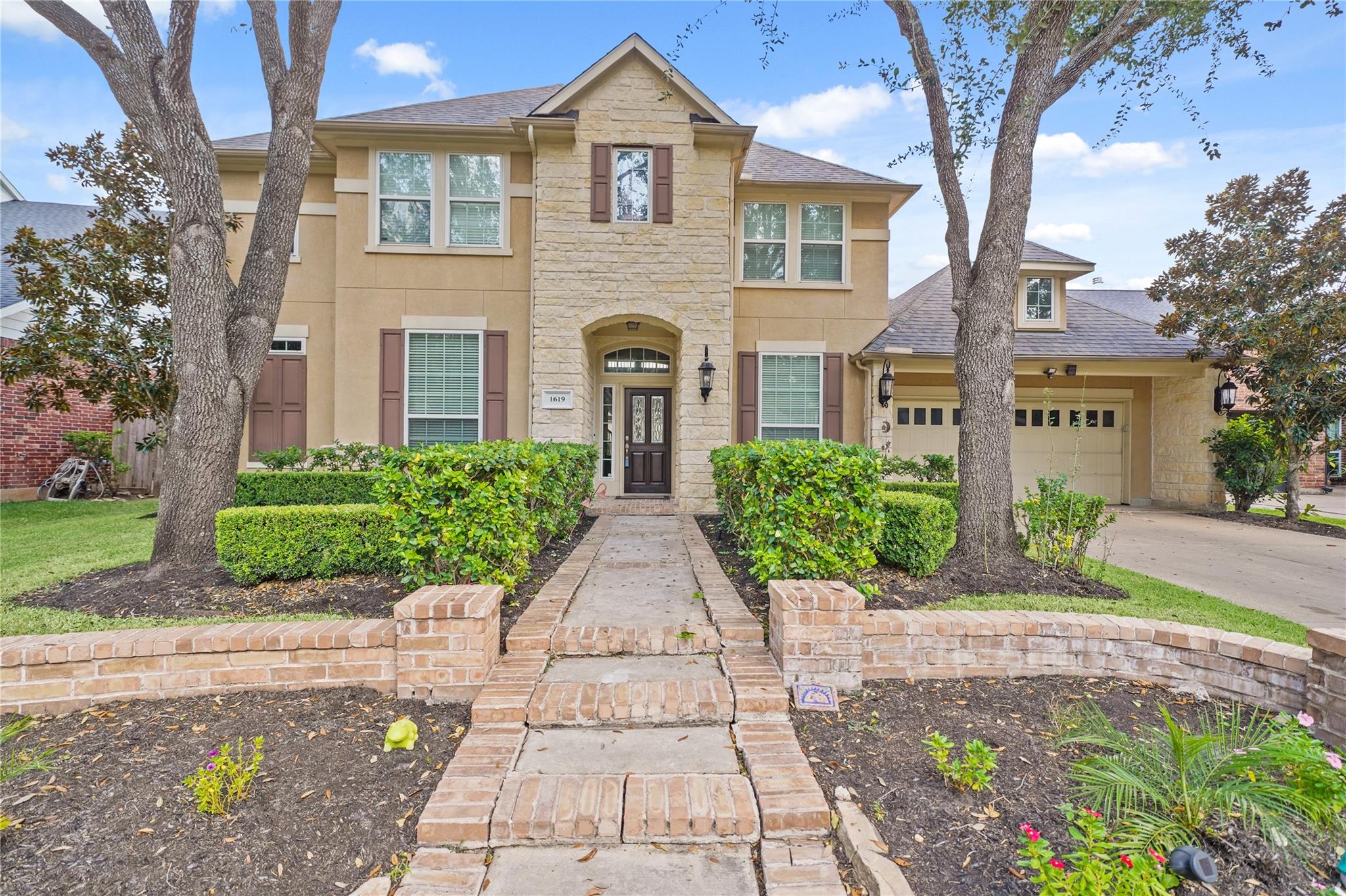 1619 Caledonia Trail