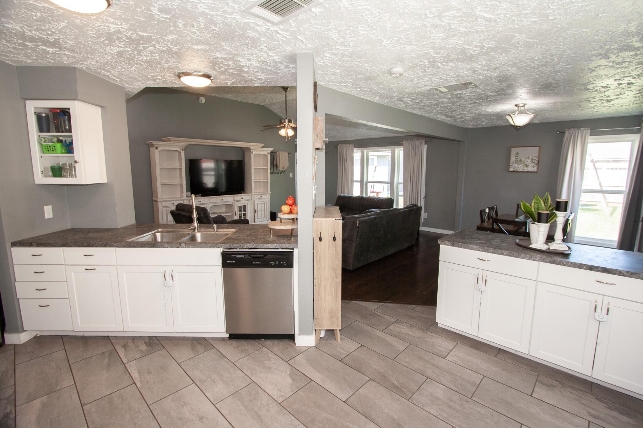 320 Anchor Way