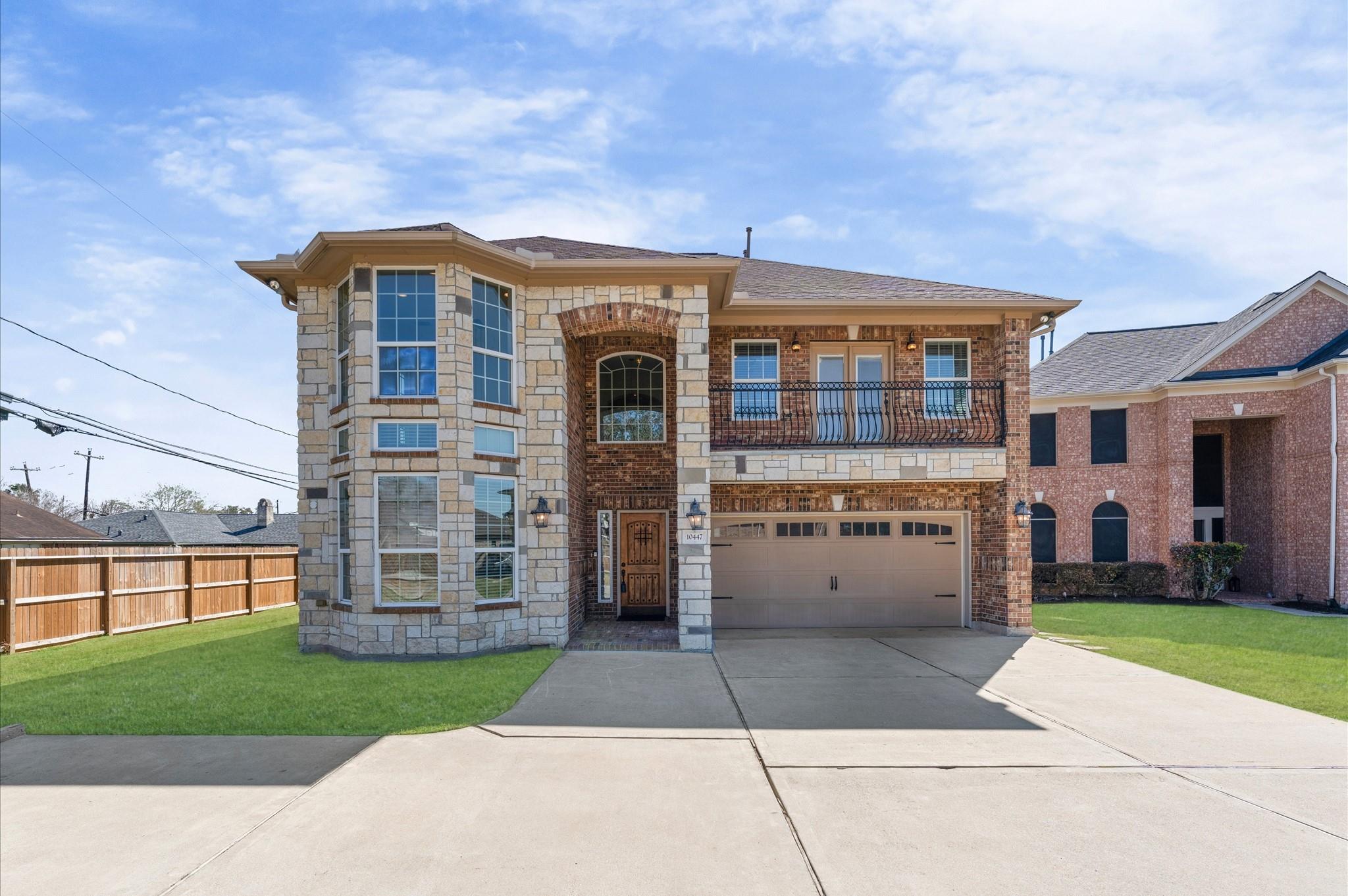 10447 Tree Hollow Circle