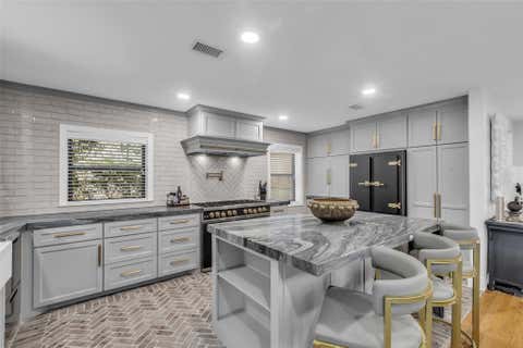 Photo of 801 N 3rd Street Street, Bellaire, TX 77401 (MLS # 83226504)