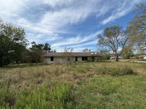 Photo of 861 W Cox Street, Lovelady, TX 75851 (MLS # 85717784) Photo of 861 W Cox Street, Lovelady, TX 75851 (MLS # 85717784)