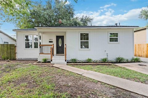 Photo of 2812 Mcnay Drive, Pasadena, TX 77506 (MLS # 51264585)