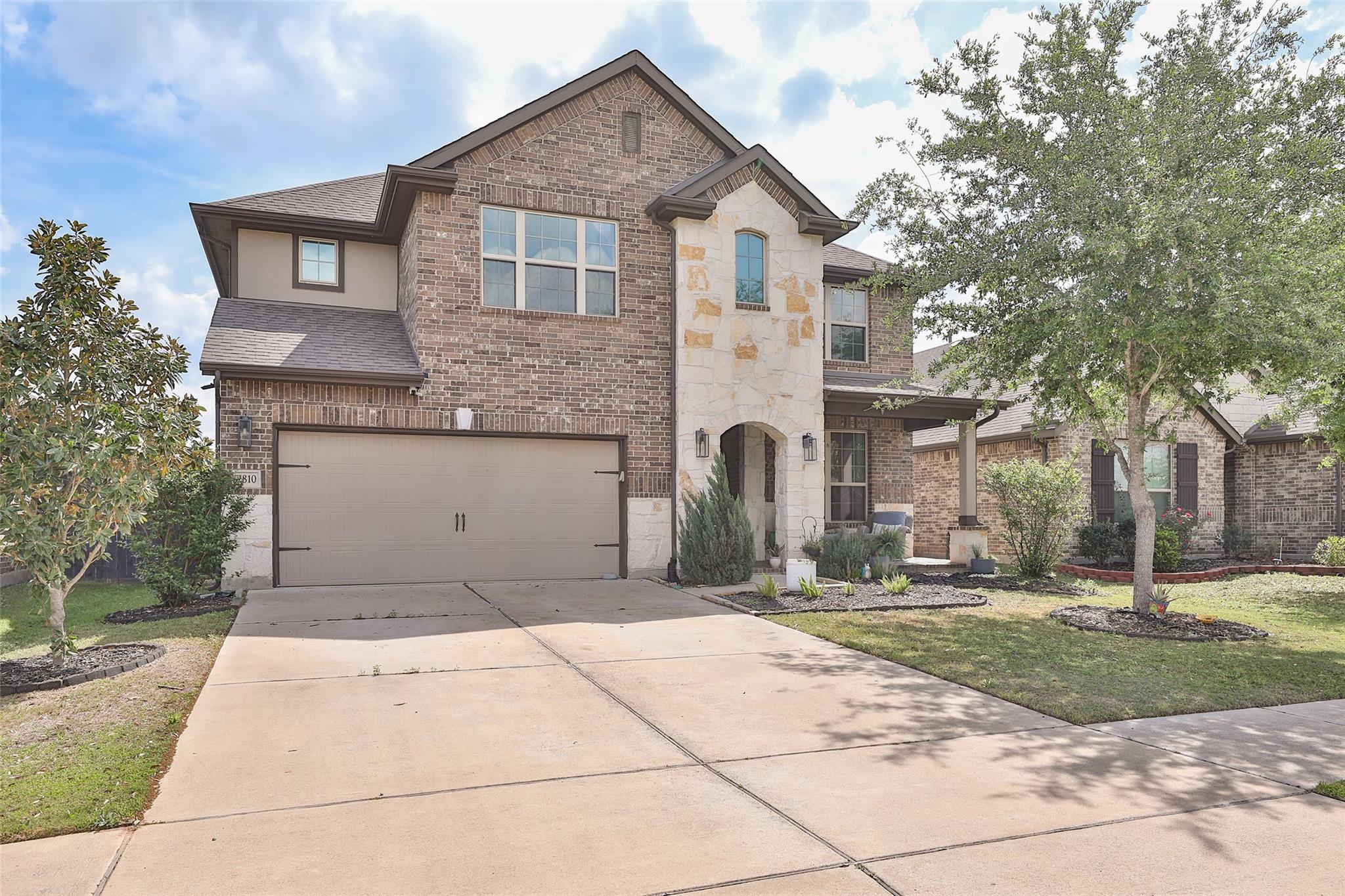 2810 Bluesage Bluff Drive