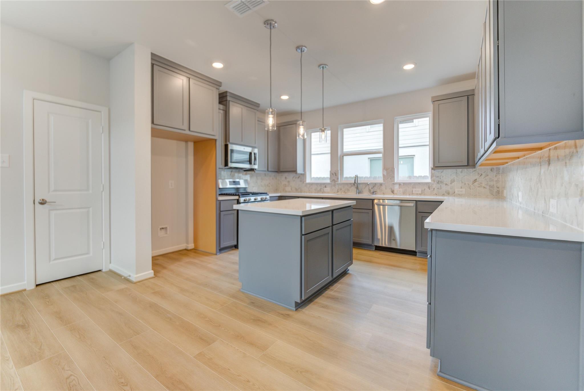 8818 Riverton Ridge Road