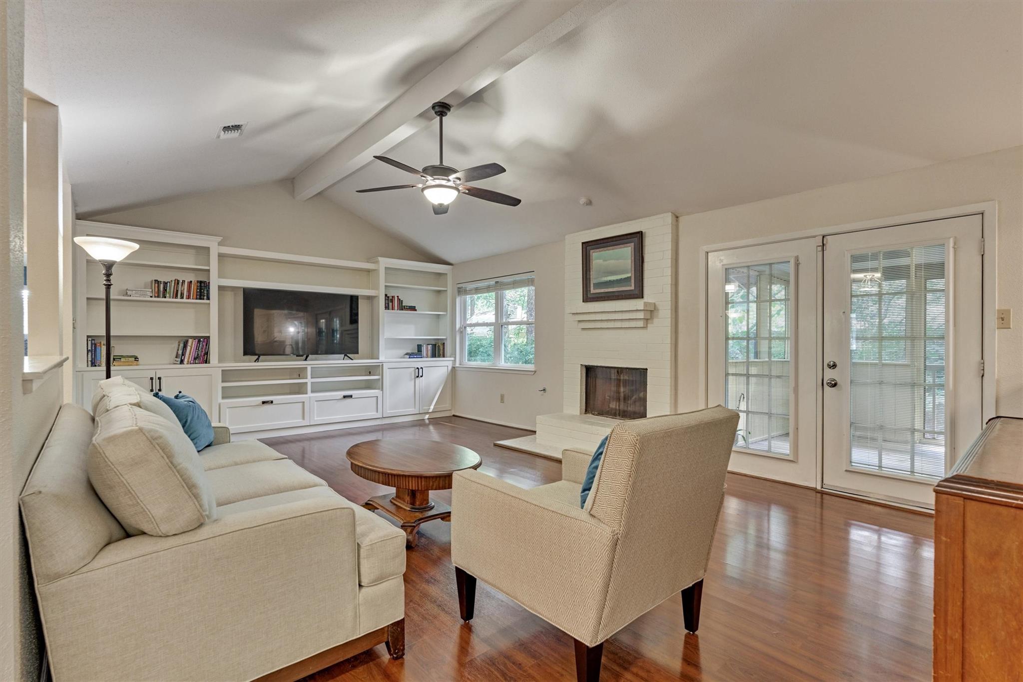 2 Rock Pine Court