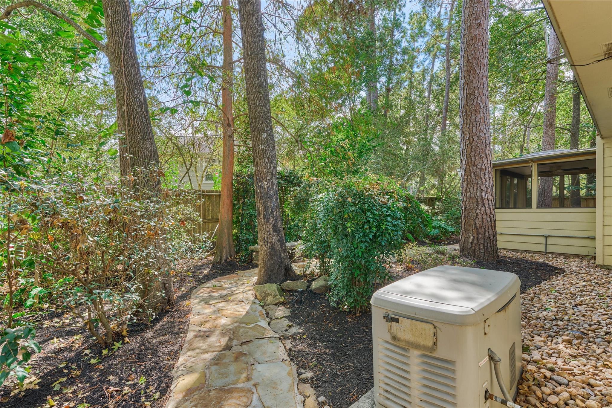 2 Rock Pine Court