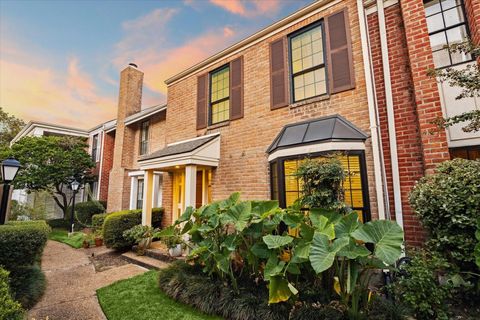 Photo of 1024 Augusta Drive #1024, Houston, TX 77057 (MLS # 85373938)