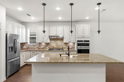 Tiny photo for 15 Pioneer Canyon Place, The Woodlands, TX 77375 (MLS # 39981426)