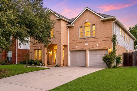 Photo of 16438 Beewood Glen Drive, Sugar Land, TX 77498 (MLS # 92105686)