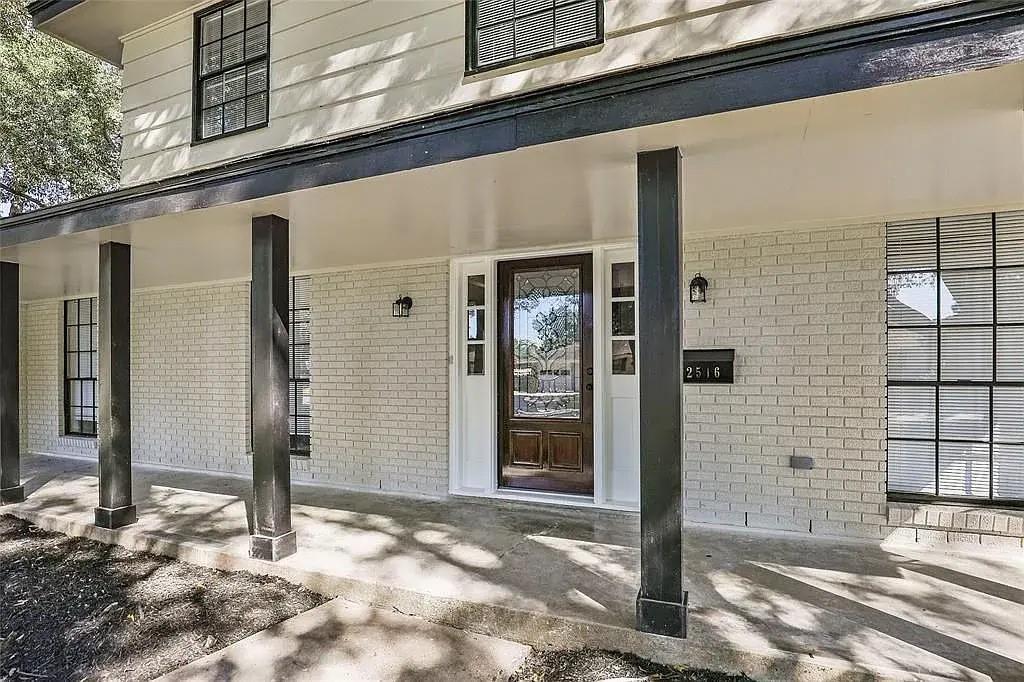 2516 Meadow Lane