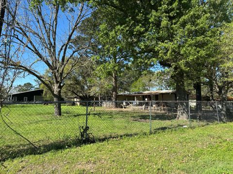 Homes For Sale - 145 Aaron Avenue<br/> Livingston, TX 77351