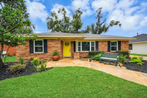 Photo of 6403 Waltway Drive, Houston, TX 77008 (MLS # 78523902)