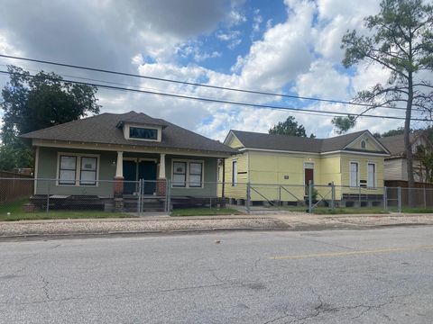 2005 Fulton Street Houston TX 77009