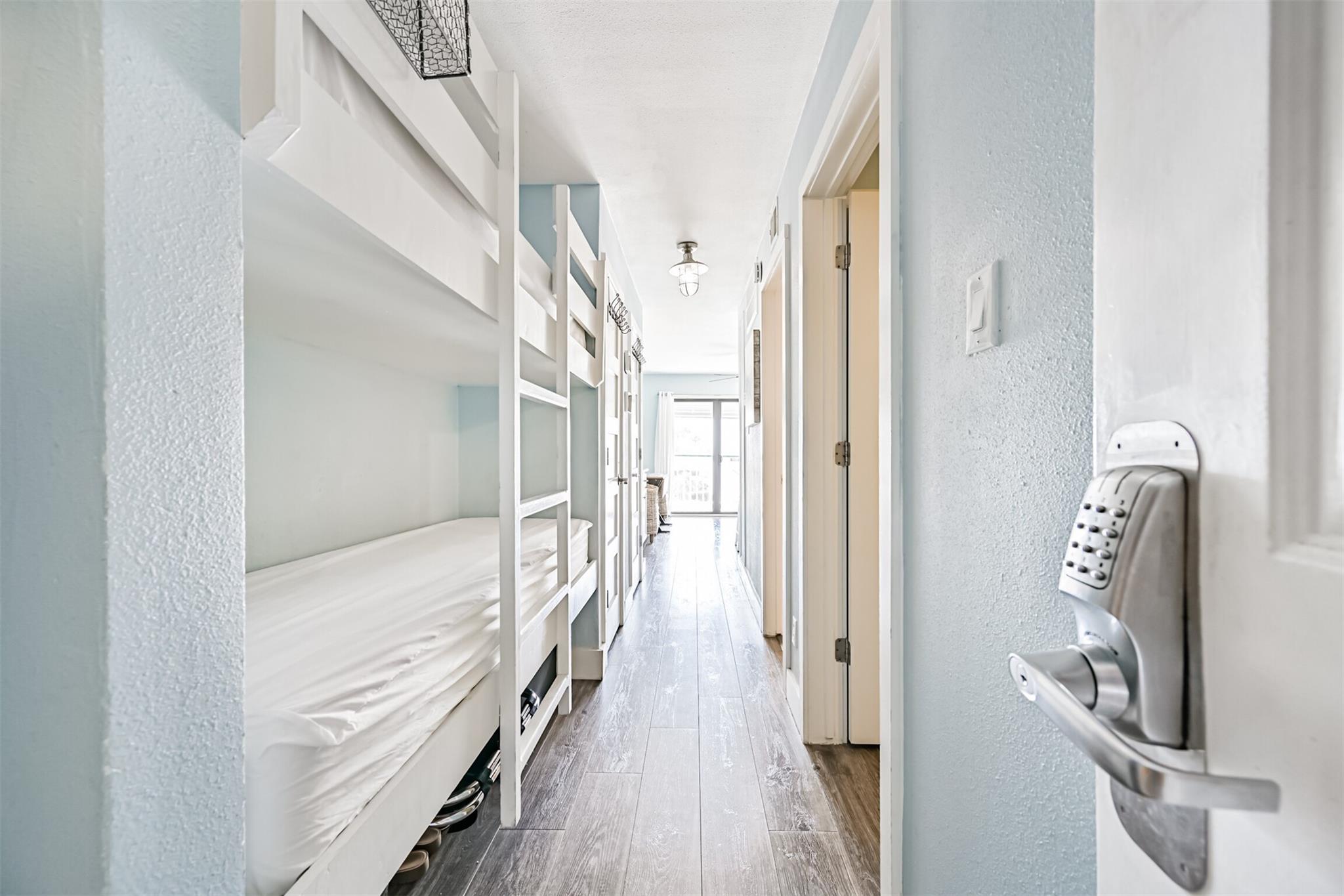 6102 Seawall Boulevard 208
