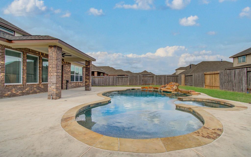 Photo of 21611 Royal Melbourne Court, Porter, TX 77365 (MLS # 51823820)