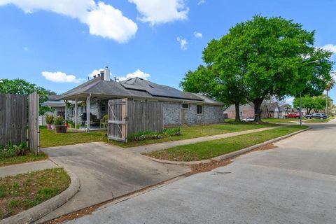 Homes For Sale - 18703 Forest Forge Drive<br/> Cypress, TX 77433