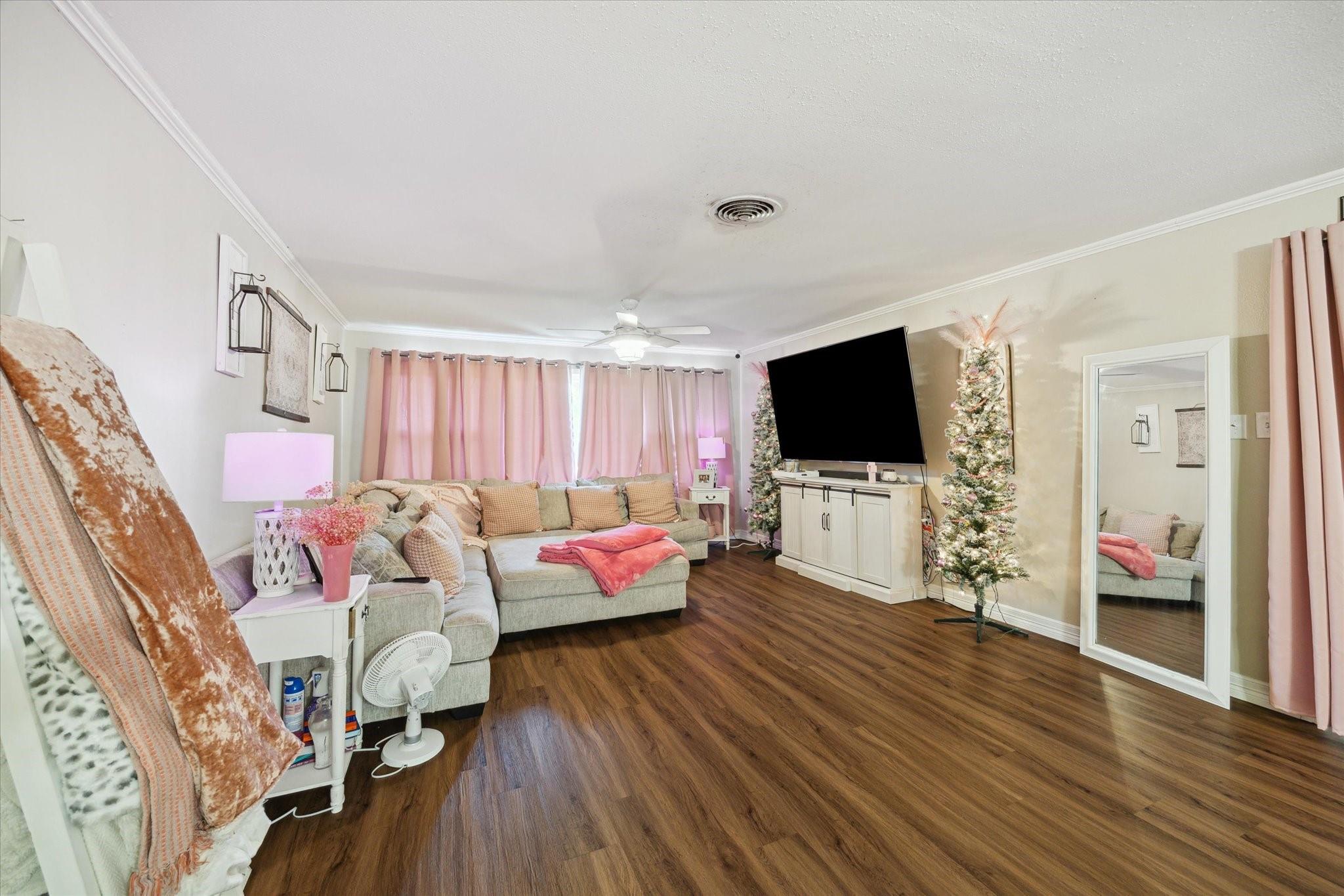 606 Brook Lane