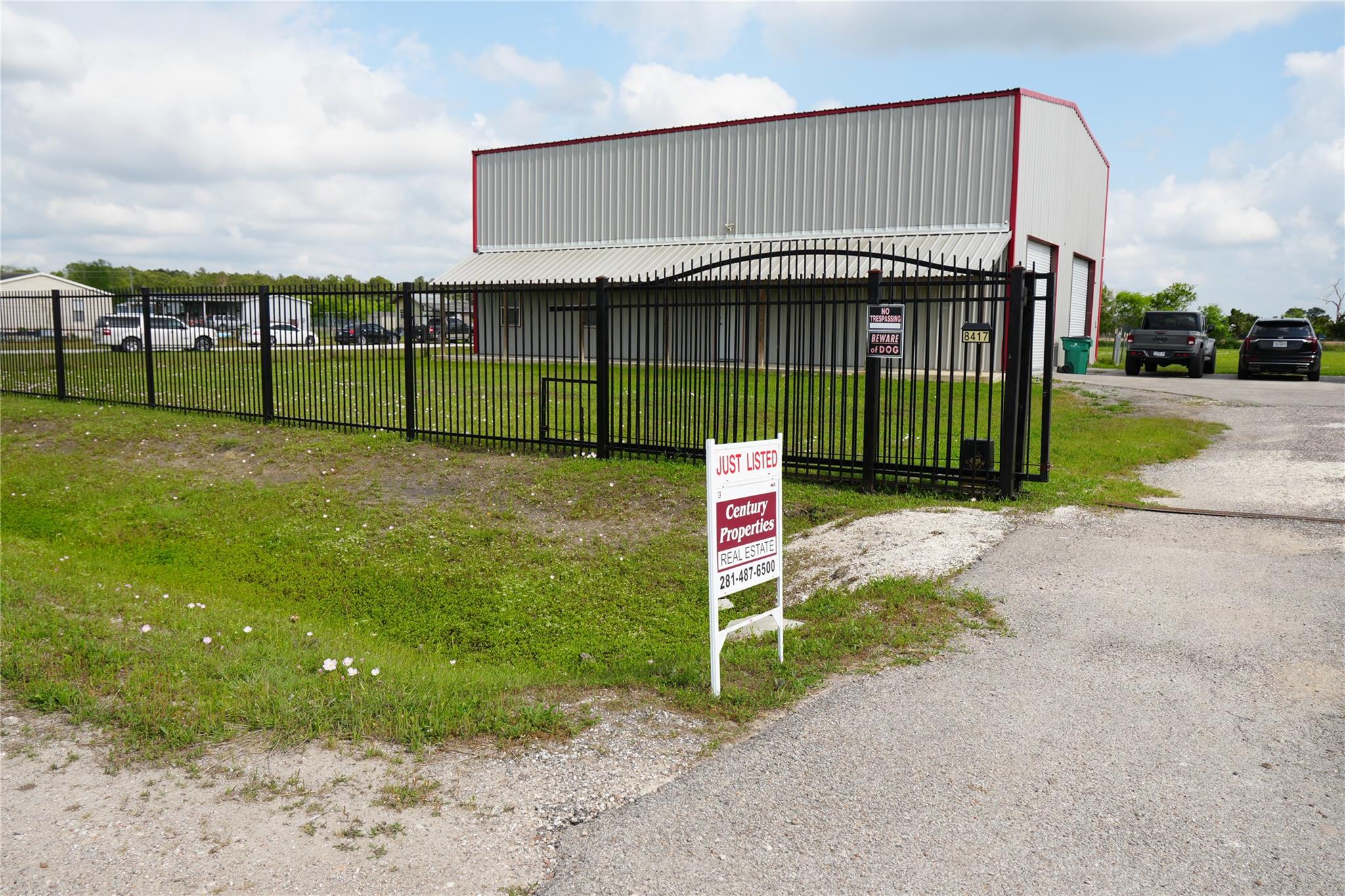 8417 Los Robles Avenue