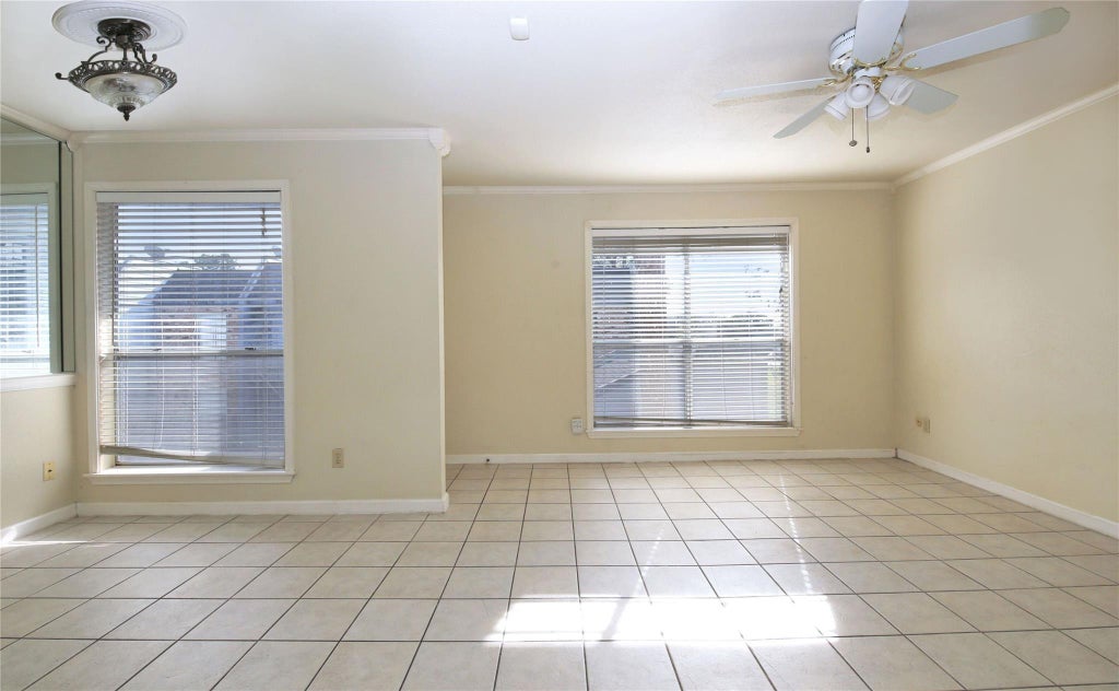 Photo of 6202 Skyline #32, Houston, TX 77057 (MLS # 83728505)