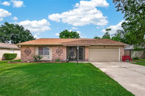 Photo of 1915 Delphi Lane, Houston, TX 77067 (MLS # 18087194)